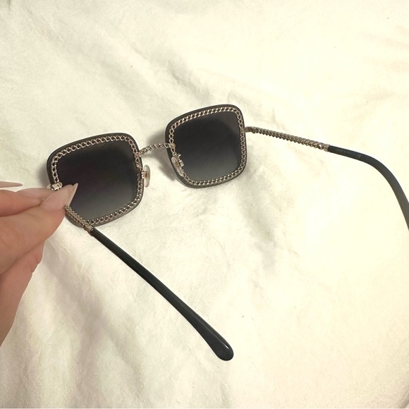 CHANEL CHAIN SUNGLASSES - Picture 6 of 8